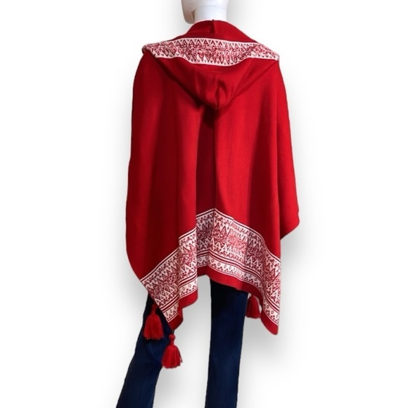 Red Poncho Cape Sweater perfect for Valentine’s Day!  One size fits all NWOT - Picture 3 of 3
